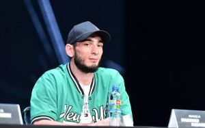 Казахстанский боец готов бесплатно дебютировать в UFC