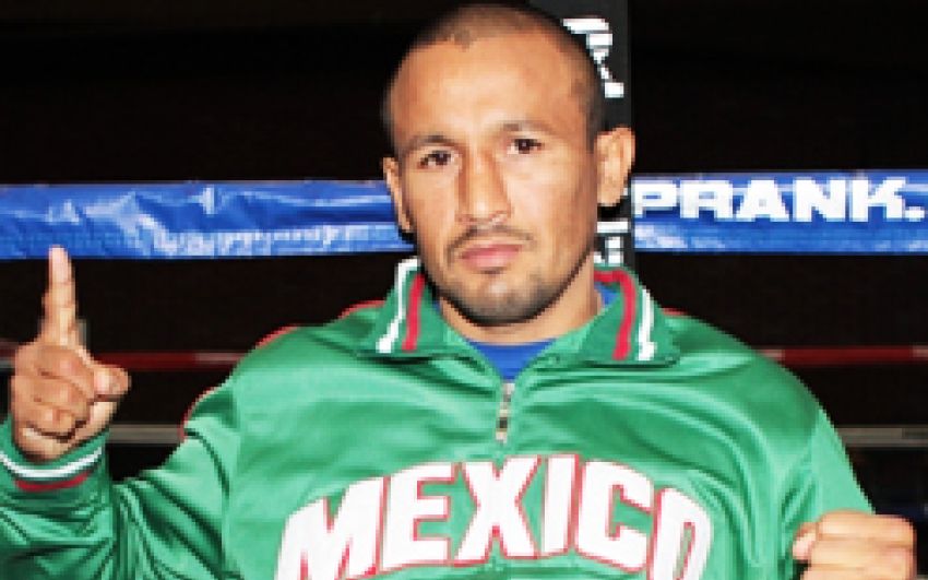 Takashi Miura vs Francisco Vargas (21.11.2015) 