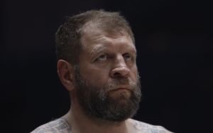 Александр Емельяненко отреагировал на обещание Еркаева вбить его в октагон