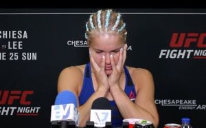 Фелис Херриг в слезах: Я недостаточно красива и молода для того, чтобы UFC продвигали меня