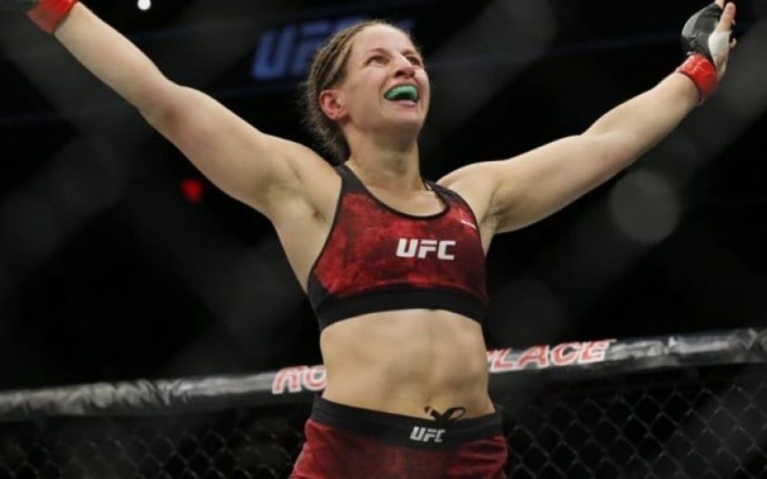 Сара Морас досрочно победила Лиану Джоджуа на UFC 242