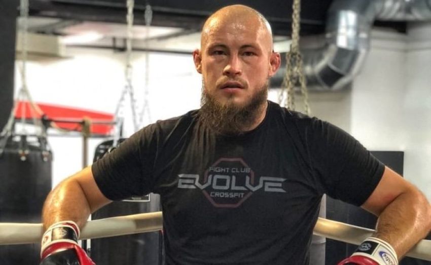 Боец UFC Ринат Фахретдинов рассказал, как владелец лиги Hip Show планировал использовать в боях биты, дубинки и цепи: "Видимо, он хотел, чтобы там трупы были"