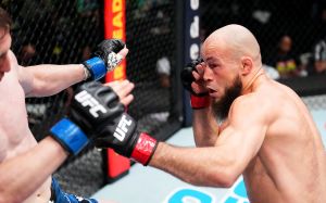 Видео боя Ринат Фахретдинов – Андреас Михайлидис UFC Fight Night 207