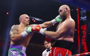Джефф Мейвезер раскритиковал выступление Усика и Фьюри в реванше: "Оба не сделали ничего особенного"