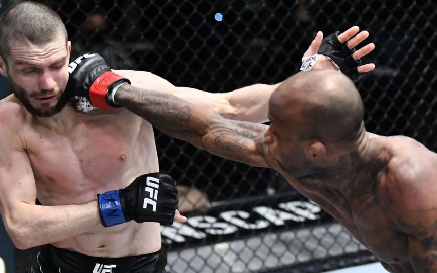 Украинец Денис Бондарь проиграл дебютный бой в UFC из-за жуткой травмы локтя