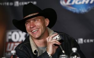 «Ковбой» Серроне: «Я подписал контракт на бой с Хабибом, но UFC отказали мне»