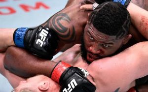 Кертис Блэйдс победил Александра Волкова на UFC on ESPN 11
