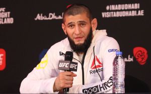 После яркого дебюта в UFC Хамзат Чимаев готов "размазать" Дональда Серроне