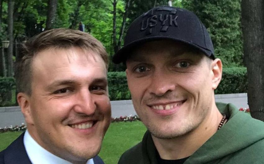 Промоутер Усика: "Вполне возможно, что мы увидим поединок за звание абсолютного чемпиона в 2022 году"