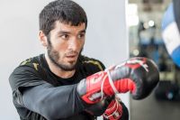 Тедди Атлас: "Нужно сделать так, чтобы Бетербиев не контролировал ситуацию"