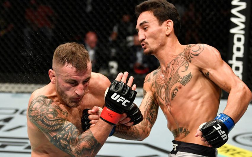 Макс Холлоуэй выбыл из боя с Алексом Волкановски на UFC 272