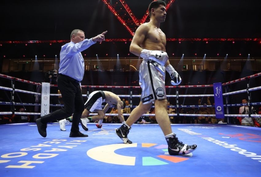 Бивол финишировал Зинада, защитив титул WBA