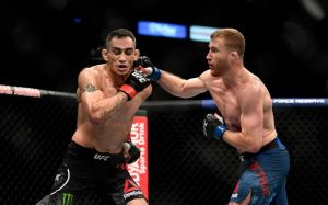 Зарплаты участников турнира UFC 249: Тони Фергюсон - Джастин Гэтжи, Генри Сехудо - Доминик Круз