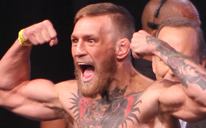 Конор МакГрегор напал на рефери во время турнира Bellator в Дублине