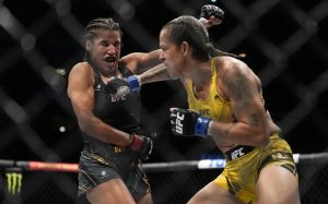 Видео боя Джулианна Пенья – Аманда Нуньес 2 UFC 277
