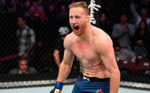 Джастин Гэтжи финишировал Дональда Серроне в первом раунде на UFC Fight Night 158