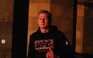 Компания Reebok выпустила специальные футболки к турниру UFC в Москве