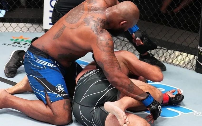 Андрей Орловский досрочно проиграл Майесу на UFC on ESPN 45