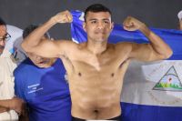 Роман Гонсалес прошел Эктора Роблеса