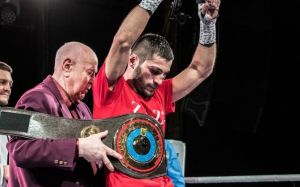 Беселия — чемпион Украины в суперлегком весе
