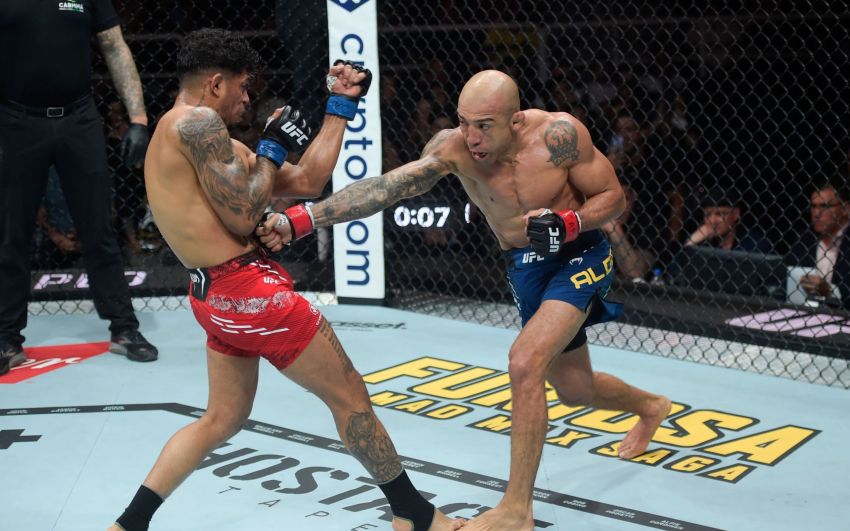 Жозе Альдо успешно вернулся в ММА, победив Джонатана Мартинеса на UFC 301