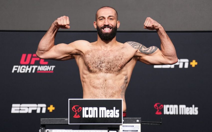 Роман Долидзе поднимется в полутяжелый вес и подерется с Энтони Смитом на UFC 303