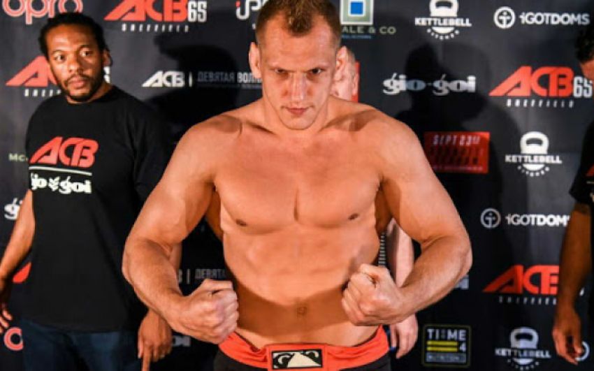 Вячеслав Василевский стал бойцом лиги AMC Fight Nights Global