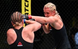 Яна Куницкая победила Юлию Столяренко на UFC on ESPN+ 32