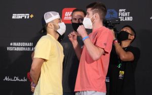 Видео боя Марлон Мораес - Кори Сандхаген UFC on ESPN+ 37
