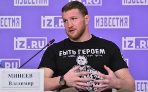 Владимир Минеев: "Я толстенький. Кто сказал, что в армии плохо кормят?"