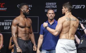 Видео боя Антонио Карлос Джуниор - Юрайа Холл UFC Fight Night 158