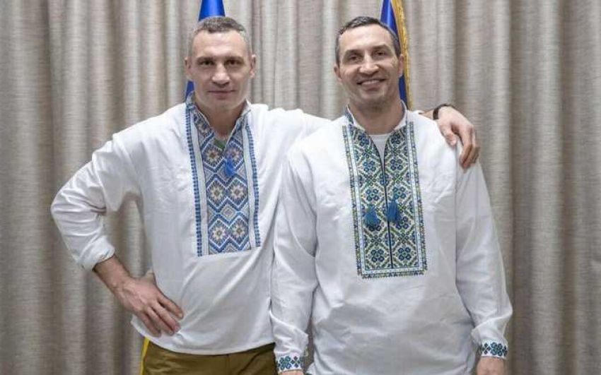 Первый тренер братьев Кличко объяснил разницу между ними: "Виталик - камень, а Володя - глина"