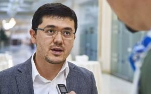 Промоутер прокомментировал критику Акбербаева за бой с Курцвейлом