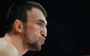Муслим Салихов снялся с боя с Сантьяго Понзиниббио из-за положительного теста на COVID-19