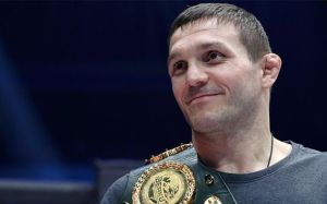 Балаев побил Оева в главном бою турнира Arena