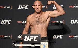 Алексей Олейник озвучил дату следующего поединка в UFC