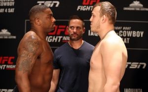 Видео боя Уолт Харрис - Сергей Спивак UFC Fight Night 151