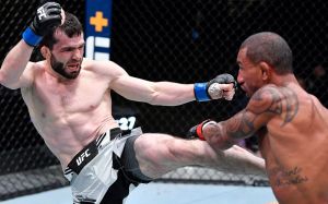 Тимур Валиев победил Раони Барселоса на UFC Fight Night 190