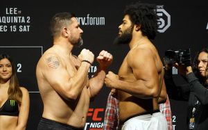 Видео боя Крис де ла Роча - Хуан Адамс UFC on FOX 31