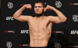 Результаты взвешивания участников турнира UFC 223: Нурмагомедов - Яквинта