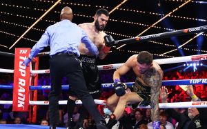 Обновленный рейтинг P4P от The Ring: Канело и Ломаченко поднялись вверх, Бетербиев вошел в топ-10