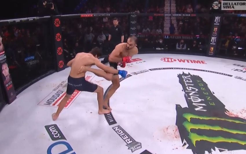 Андрей Корешков быстро разобрался с Ченсом Ренкауетри на Bellator 274