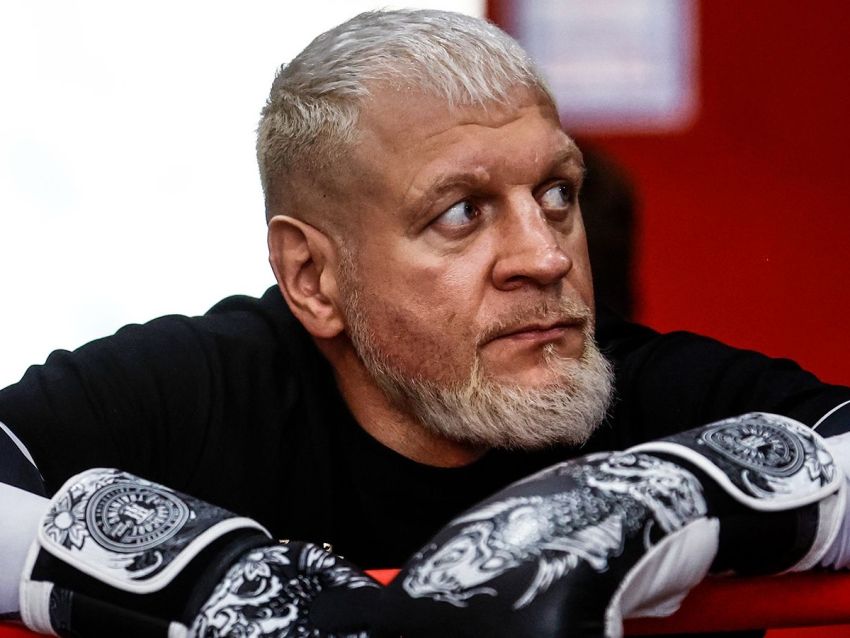 Вячеслав Василевский объяснил, почему Александр Емельяненко уходит в запои
