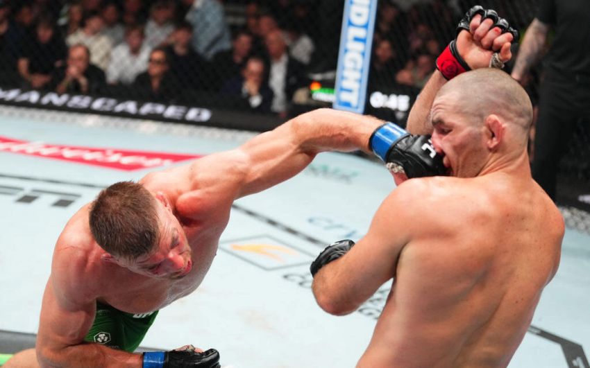 Дрикус дю Плесси отобрал титул у Шона Стриклэнда на UFC 297