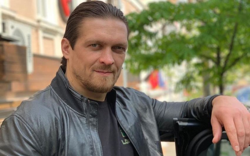 Александр Усик обратился к Чисоре: "Как дела, Дерек?"