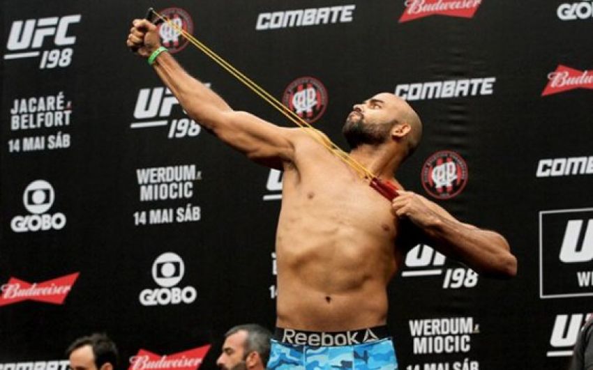 Видео боя Уорли Алвес - Султан Алиев UFC 224 