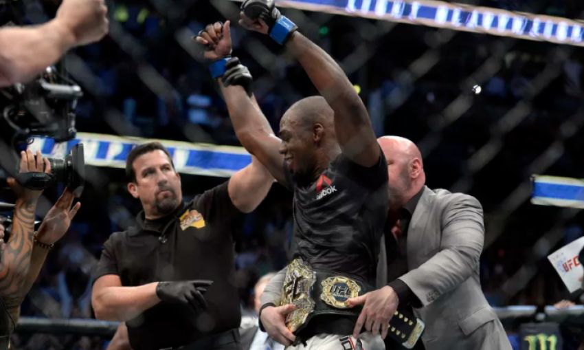Дана Уайт: "Турнир UFC 214 продал более 1 млн PPV. Здорово, что Джонс вернулся"