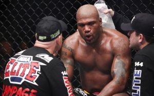 Куинтон Джексон проспорил Чейлу Соннену $30 000 в бою на турнире Bellator 192