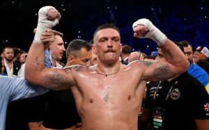 Чемпион WBC рвется спасти шоу в Эр-Рияде - предлагает Усику своей зеленый пояс