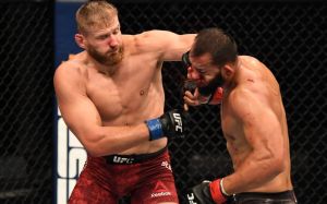 Ян Блахович финишировал Доминика Рейеса на UFC 253, став новым чемпионом полутяжелого веса